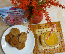 Load image into Gallery viewer, Oatmeal Biscuit (with fenugreek , fennel , moringa , chia and flax seed)